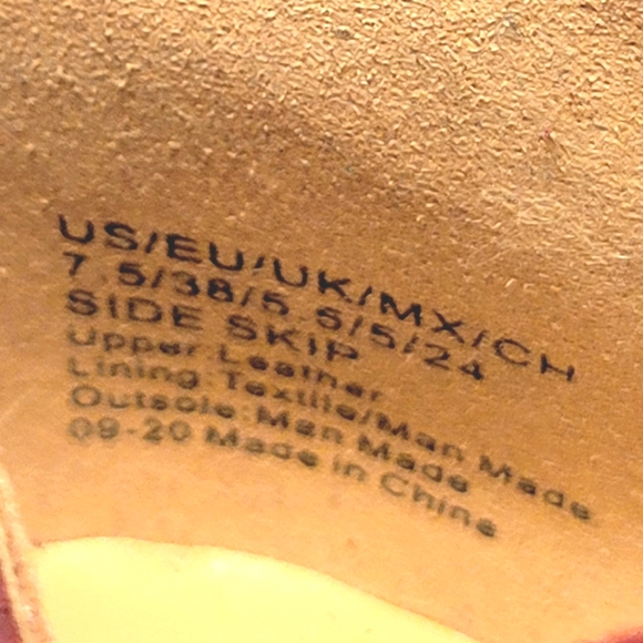 KENNETH COLE REACTION Side Skip Wine Ankle Boots - Picture 7 of 7